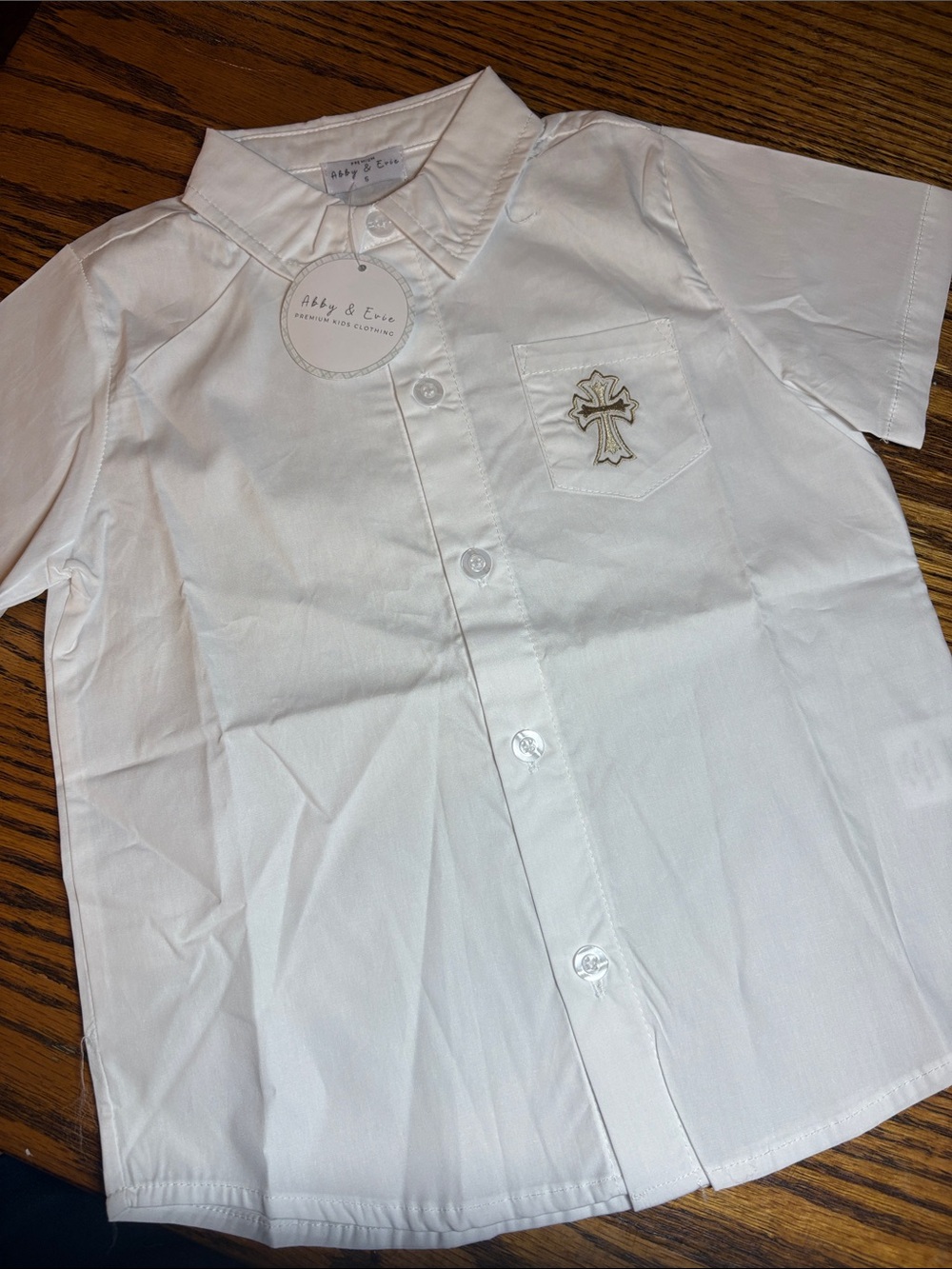Abby & Erie White Short-Sleeve shirt with embroidered cross on pocket